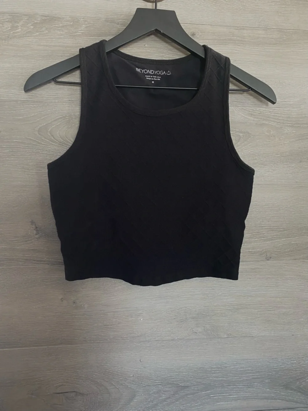 Beyond Yoga Quilted Crop Tank Black - Picture 1 of 6
